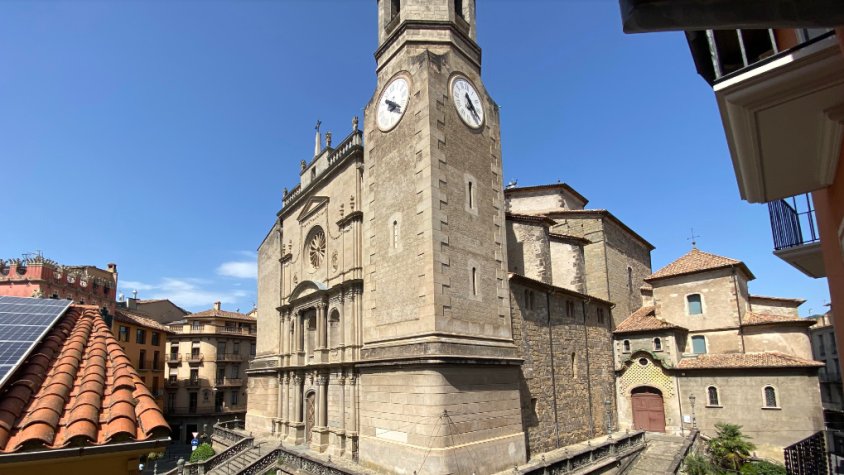 Olot celebra el nou títol de Basílica de Sant Esteve i la coronació de la Mare de Déu del Tura