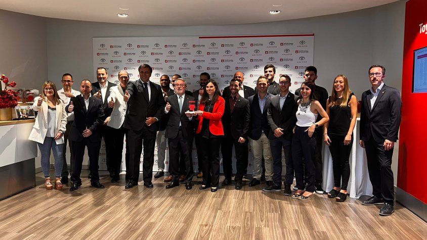 El president de Toyota a Espanya ha demanat celeritat a les administracions per aconseguir que hi hagi prou punts de càrrega pels vehicles elèctrics no només a les ciutats, sinó també en ruta