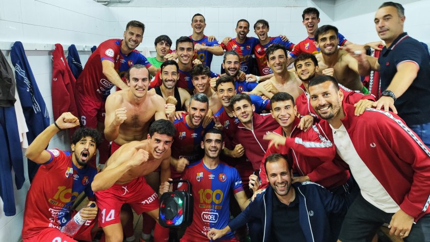 L'Olot exhibeix el seu potencial ofensiu per aconseguir la primera victòria a domicili (2-4)