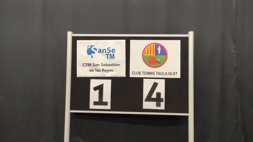 El CTT Olot guanya el primer partit a Superdivisió