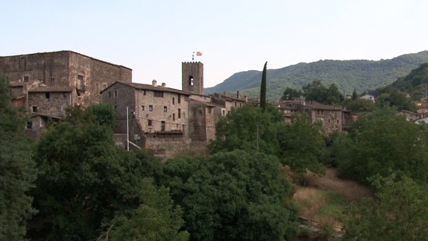 L’equip de govern de Santa Pau ja ha iniciat una ronda de contactes amb empresaris garrotxins per aconseguir la municipalització del castell