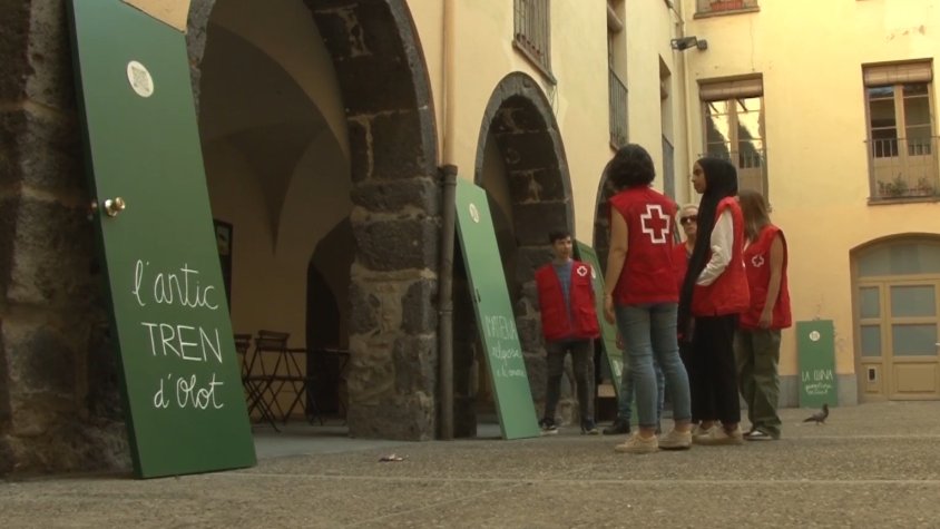 Un projecte intergeneracional ha permès al grups de joves de Creu Roja Garrotxa conèixer la història i les històries dels més grans de la comarca
