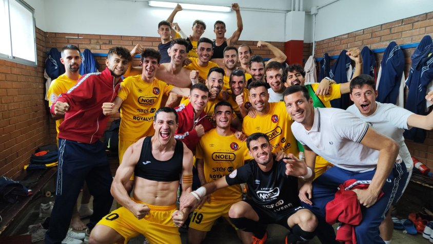 L'Olot protagonitza una remuntada d'equip gran per guanyar el Mollerussa i ser més líder