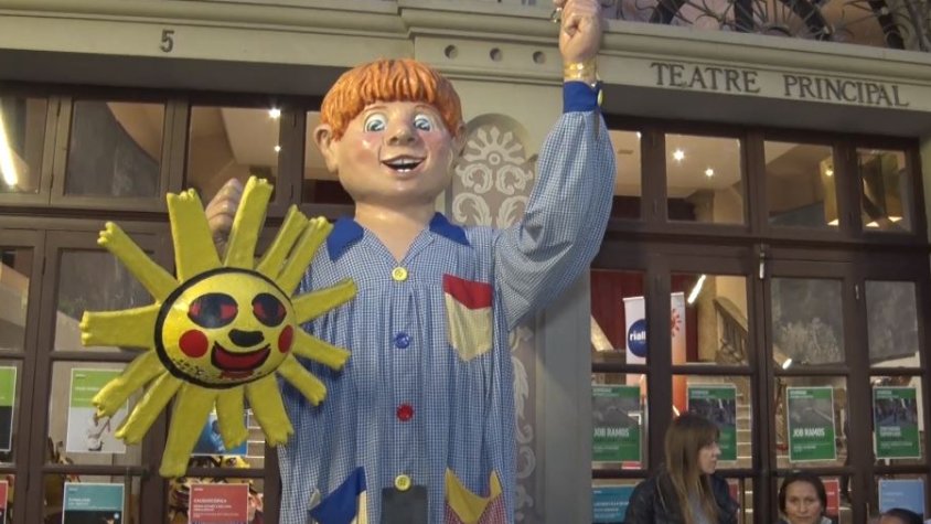 Rialles diu adéu fent el que ha sabut fer millor durant més de quatre dècades: entretenir i fer somriure els més petits