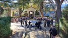 Afluència multitudinària al cementiri d’Olot per Tots Sants