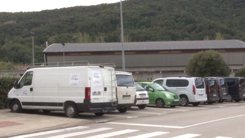 Les plaques solars del pavelló de Besalú beneficiaran a les famílies necessitades i aquelles que viuen al centre històric