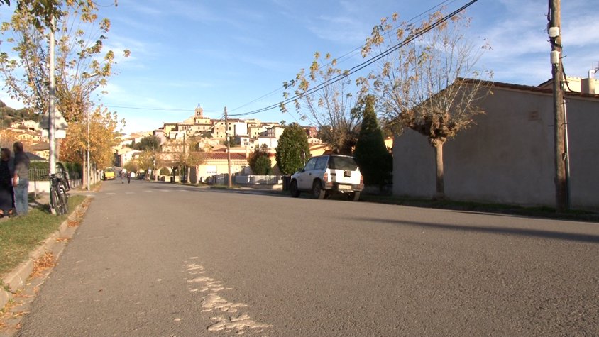 Un grup de veïns de Sant Esteve d’en Bas s’uneix en contra de la pacificació del carrer Ample del municipi
