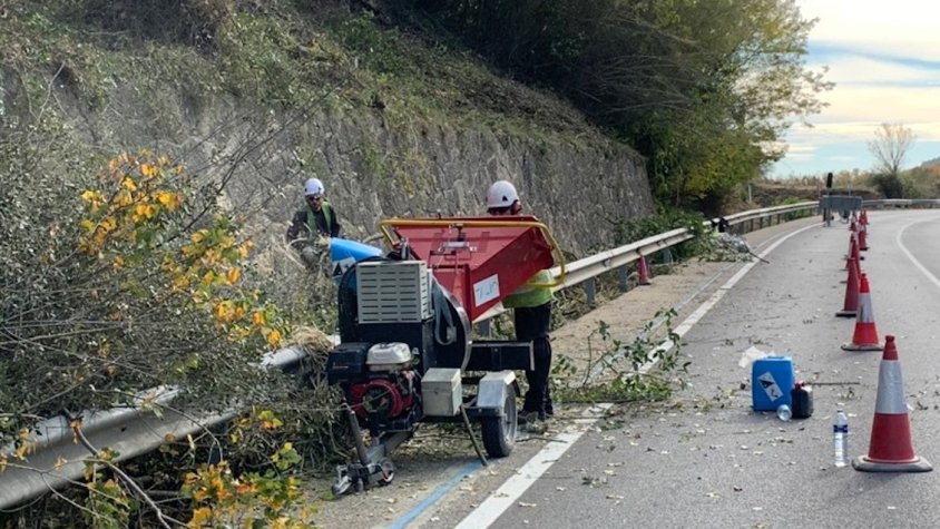 Territori inicia els treballs de protecció dels talussos de la C-63 entre Amer i les Planes d'Hostoles per 126.500 euros