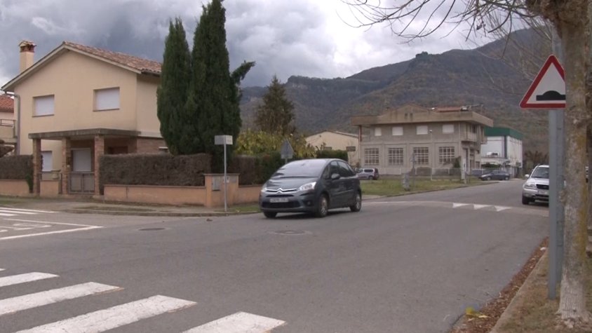 El carrer Ample de Sant Esteve d’en Bas mantindrà el doble sentit