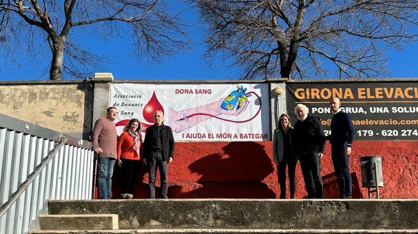 La Unió Esportiva Olot amplia la vinculació amb l’Associació de Donants de Sang de Girona