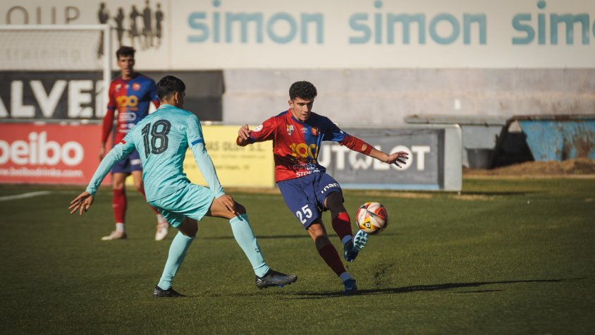 Més de 7.000€ recaptats en el partit entre la Unió Esportiva Olot i el Barça Atlètic (1-4)