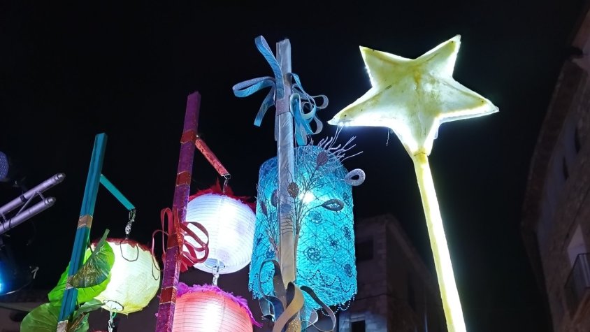 La cavalcada de Reis va recuperar el seu recorregut original a Besalú