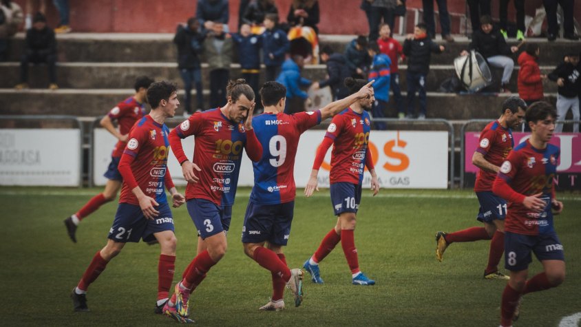 La Unió Esportiva Olot tanca la primera volta de lliga al camp de la Muntanyesa (Dg, 12h)