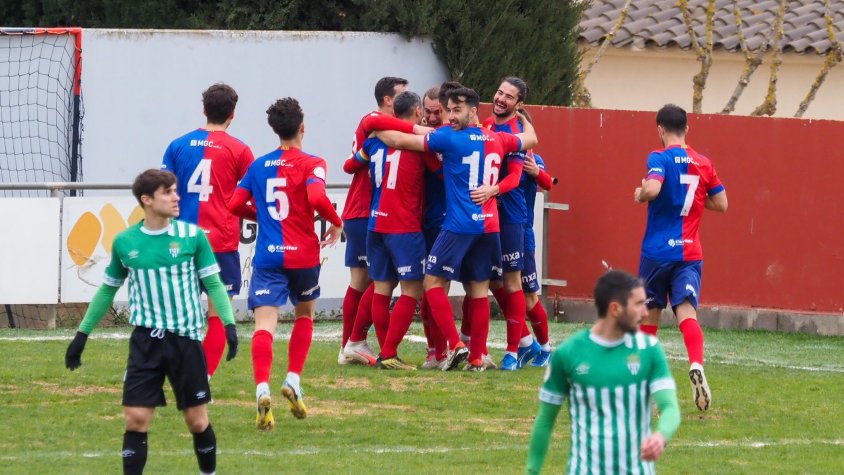 Maynau ha marcat el seu segon gol consecutiu amb l'Olot