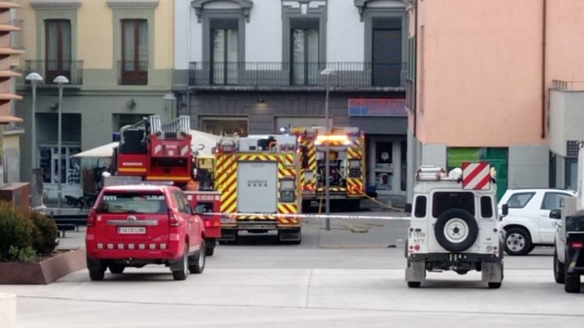 Controlat l'incendi en una botiga del carrer dels Dolors d’Olot
