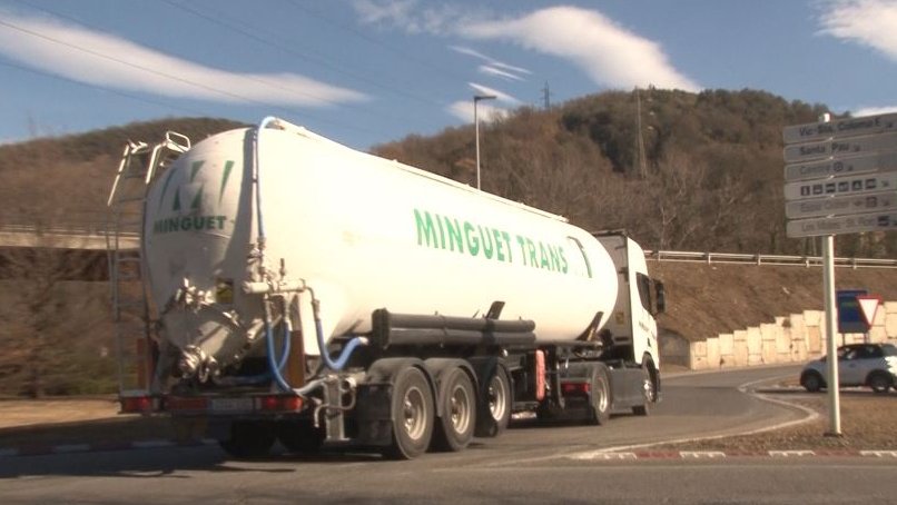 Entrebancs pels transportistes garrotxins per poder arribar a França