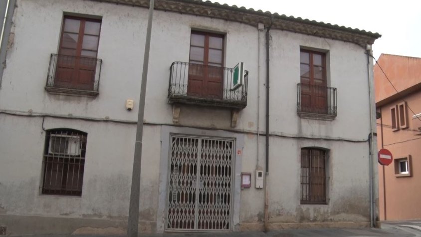 Castellfollit espera que ben aviat algun farmacèutic vulgui venir a poble a fer el servei de farmaciola