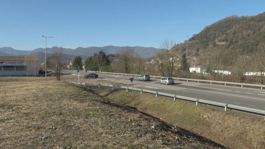 L’encreuament de l’N-260 cap al Polígon del Pla de Baix d’Olot, un dels punts negres de la xarxa viària de la Garrotxa segons la unitat de Trànsit