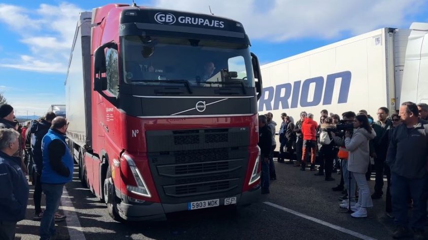 Els transportistes gironins reclamen millores pels pagesos per acabar amb els talls a l'AP7
