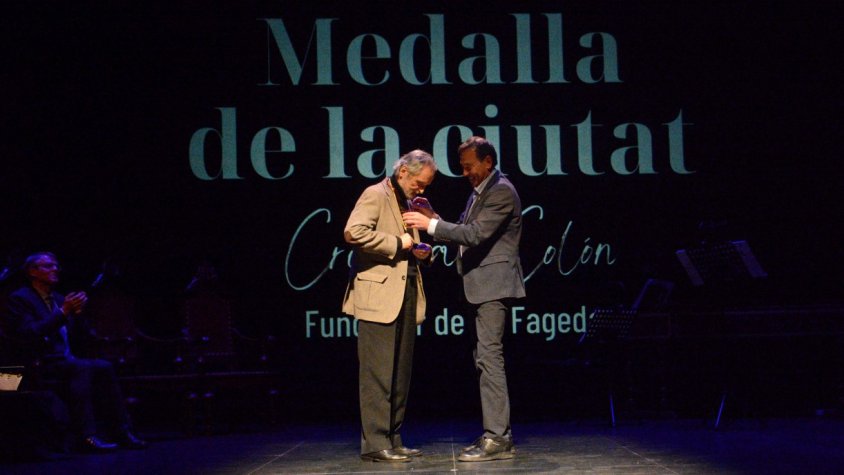 El fundador de La Fageda, Cristóbal Colón, rep la Medalla de la Ciutat d’Olot