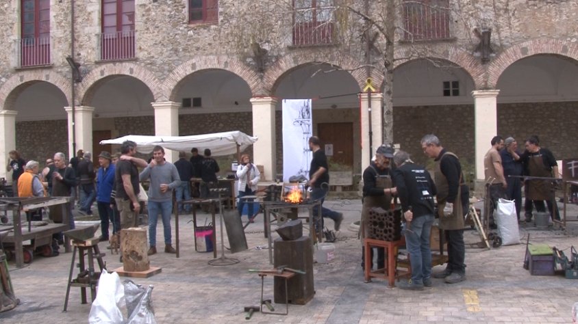 Besalú vol visibilitzar l’ofici de les persones que treballen el ferro de manera artística
