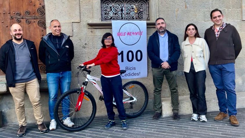 Bicis Actives entrega la bicicleta número 100
