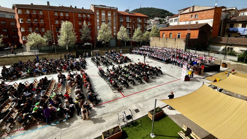 L’Escola Pia d’Olot celebra una festa intergeneracional