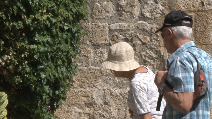 Besalú treballa per ordenar el turisme