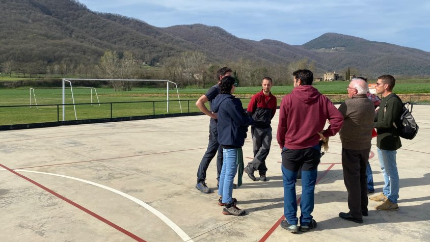 Les famílies de la Vall de Bianya reclamen esforços per no haver d’esperar 7 anys per veure la nova escola