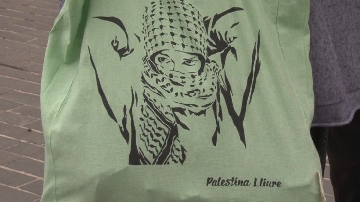 La Plataforma Garrotxa amb Palestina continua recaptant diners per enviar-los a una associació de dones palestines