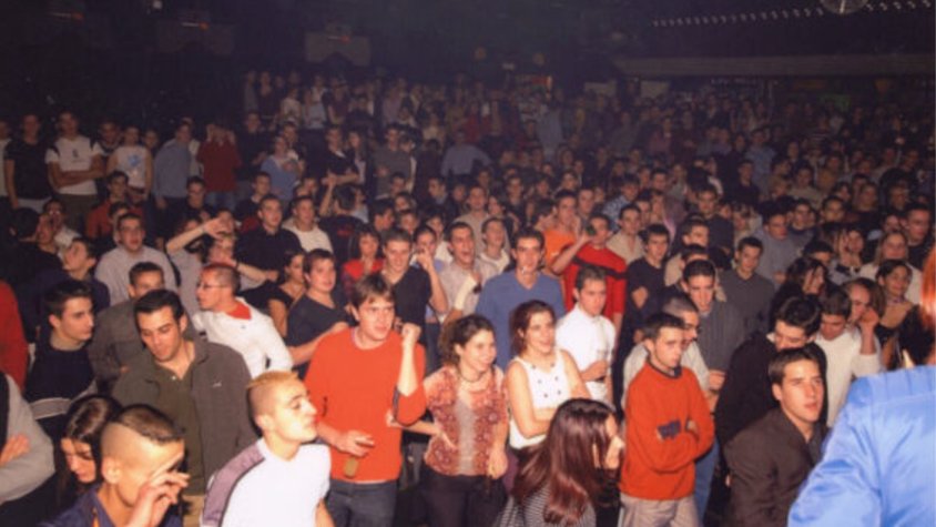 El Museu de la Garrotxa fa una crida a la col·laboració ciutadana perquè aportin material audiovisual sobre l’ambient nocturn dels anys 90 a Olot