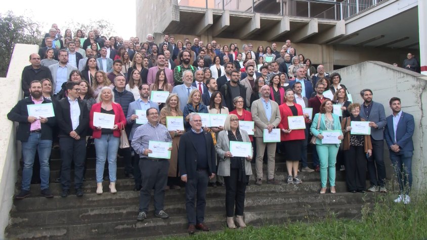 Els Ajuntaments de Besalú, les Planes d’Hostoles i Sant Jaume de Llierca renoven, un any més, el Segell Infoparticipa de la UAB