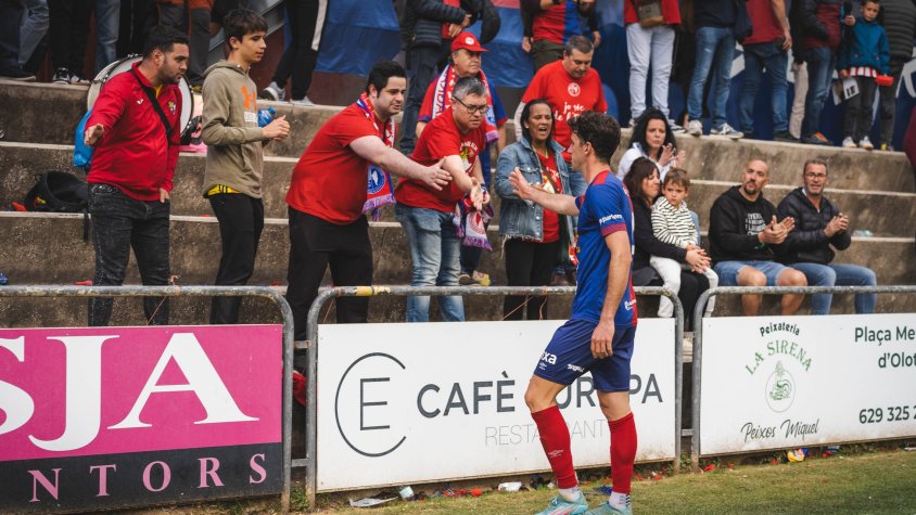 El Tona amarga la festa de l'Olot (0-2)