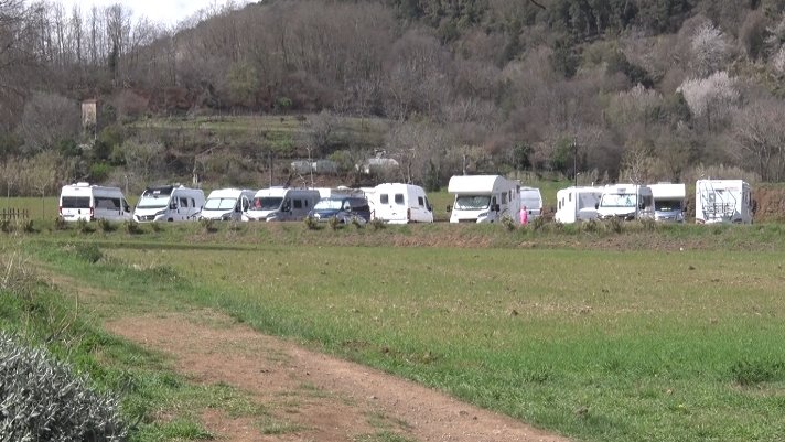 Santa Pau farà pagar als usuaris de l’aparcament d’autocaravanes