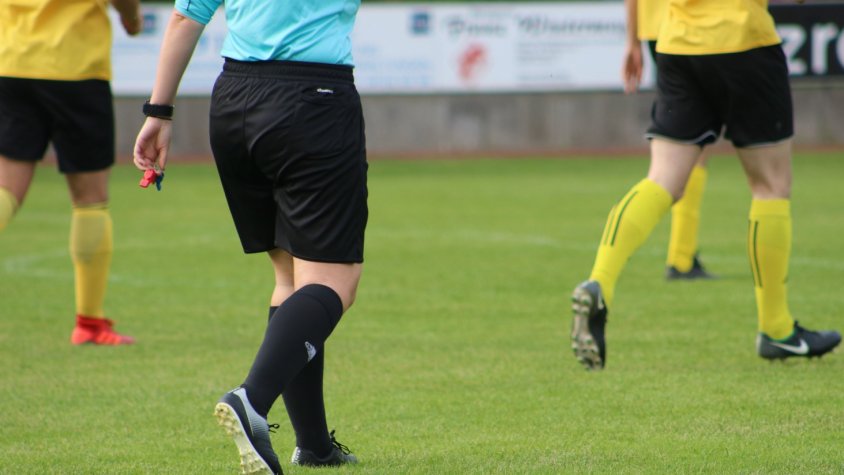 L’Agrupació Esportiva la Canya es disculpa i els àrbitres retrocedeixen