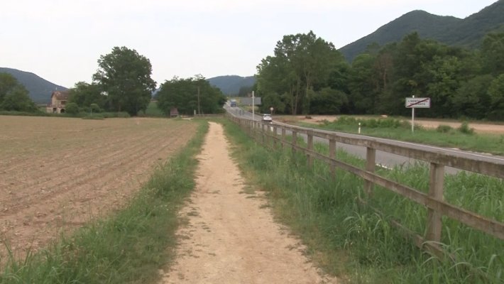 D’aquí a un mes la via verda que uneix la Garrotxa i el Ripollès per la Vall de Bianya  hauria de ser una realitat
