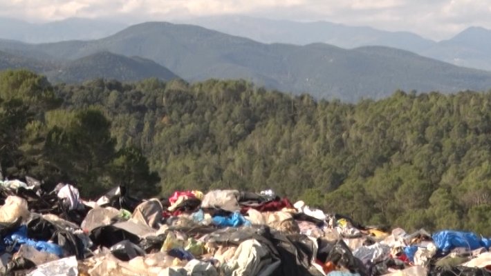 Comprensió pel retard en la construcció de la nova planta de  residus de Beuda amb la condició que no s'aturi el projecte