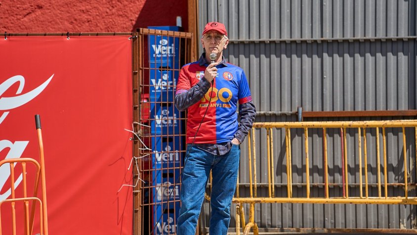 El president de la UE Olot, Joan Agustí, en una nova Fan Zone a l'estadi municipal