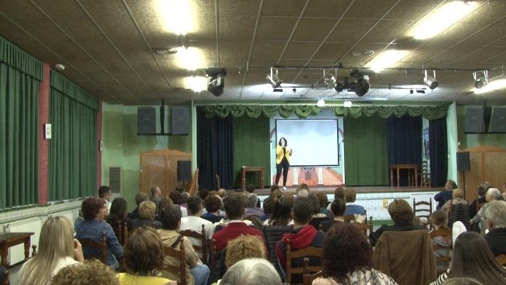 L'Associació de Veïns de Sant Roc es marca com a objectiu poder garantir que els infants del barri puguin anar tots a l'INS Bosc de la Coma