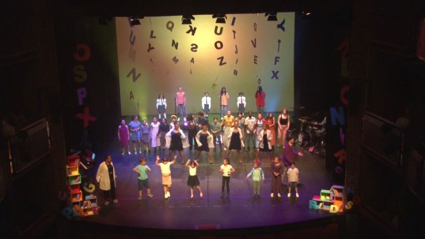 L’escola d’arts escèniques La Quarta Paret d’Olot celebra el seu cinquè aniversari amb un conjunt d’actuacions al Teatre Principal d’Olot