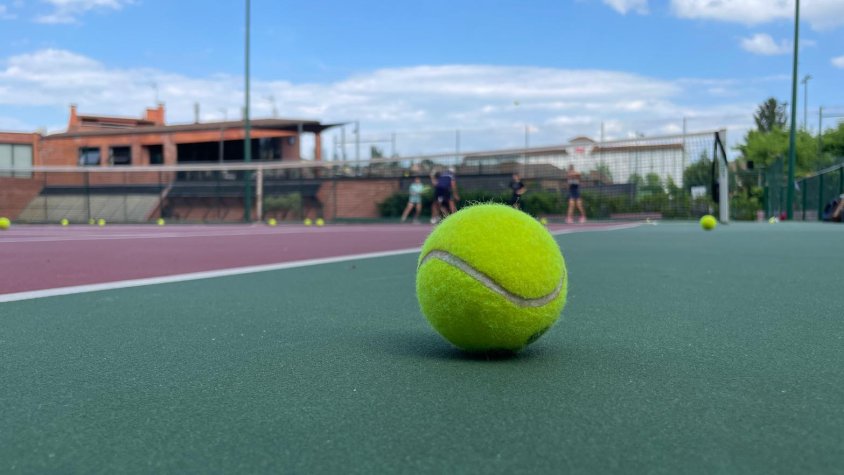 El Club Tennis Olot acaba una nova temporada amb 18 equips i 105 alumnes a l’escola
