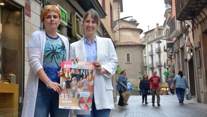 El comerç olotí celebra un nou Shopping Dia&Nit
