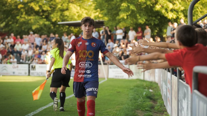 Guillem Terma es queda a la Unió Esportiva Olot