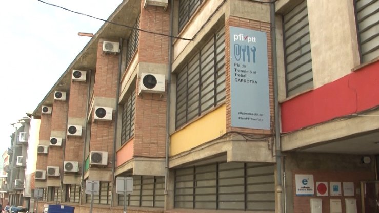 L’Ajuntament d’Olot compra l’edifici de l’Avinguda Sant Joan de les Abadesses, actual seu de diversos serveis educatius de la ciutat