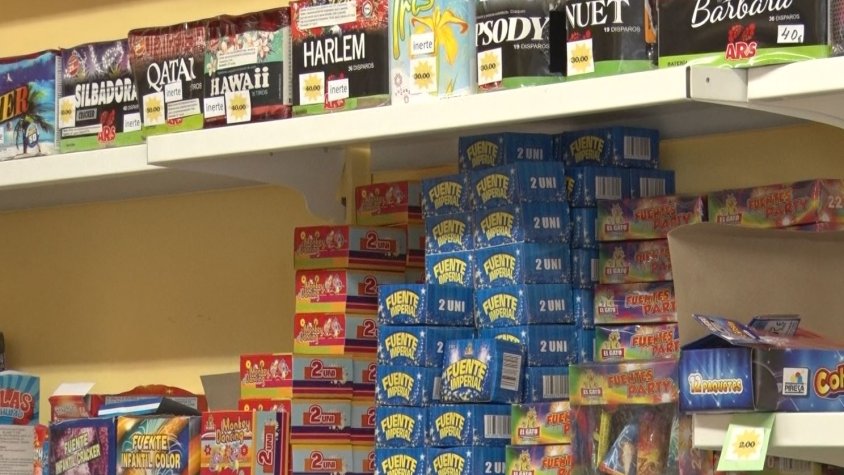 Bateries, fonts i coets destaquen entre els petards més venuts aquest any