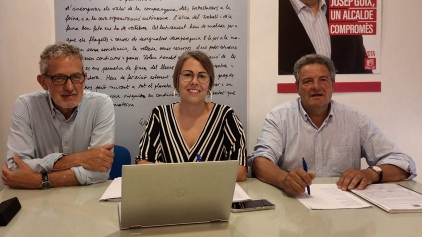 El PSC Olot arrenca una campanya de recollida de firmes per reclamar més busos entre Olot i Barcelona