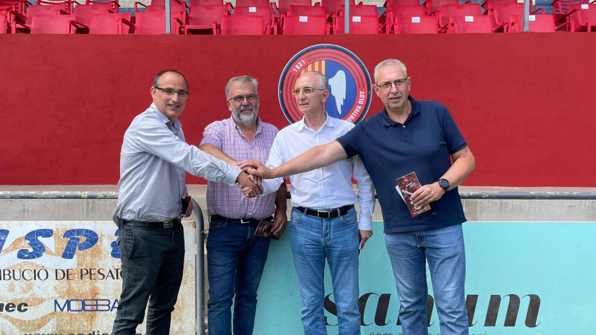 La Unió Esportiva Olot impulsa una nova campanya de socis sota el lema ‘Tornem amb tu’