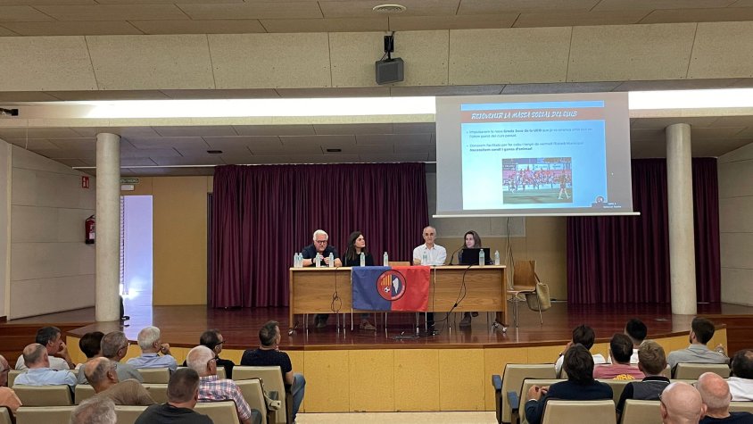 La Unió Esportiva Olot ajudarà a impulsar una nova Grada Jove