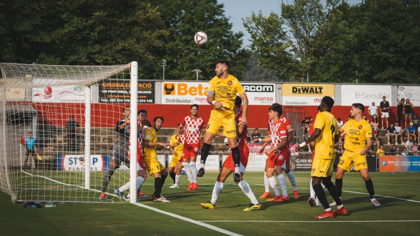 La Unió Esportiva Olot resisteix i empata contra el Girona (1-1)