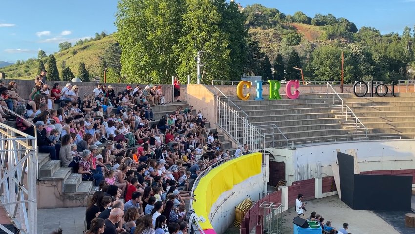 Flying Pikmis obrirà a partir d'aquest dimecres el circ a la plaça d’Olot